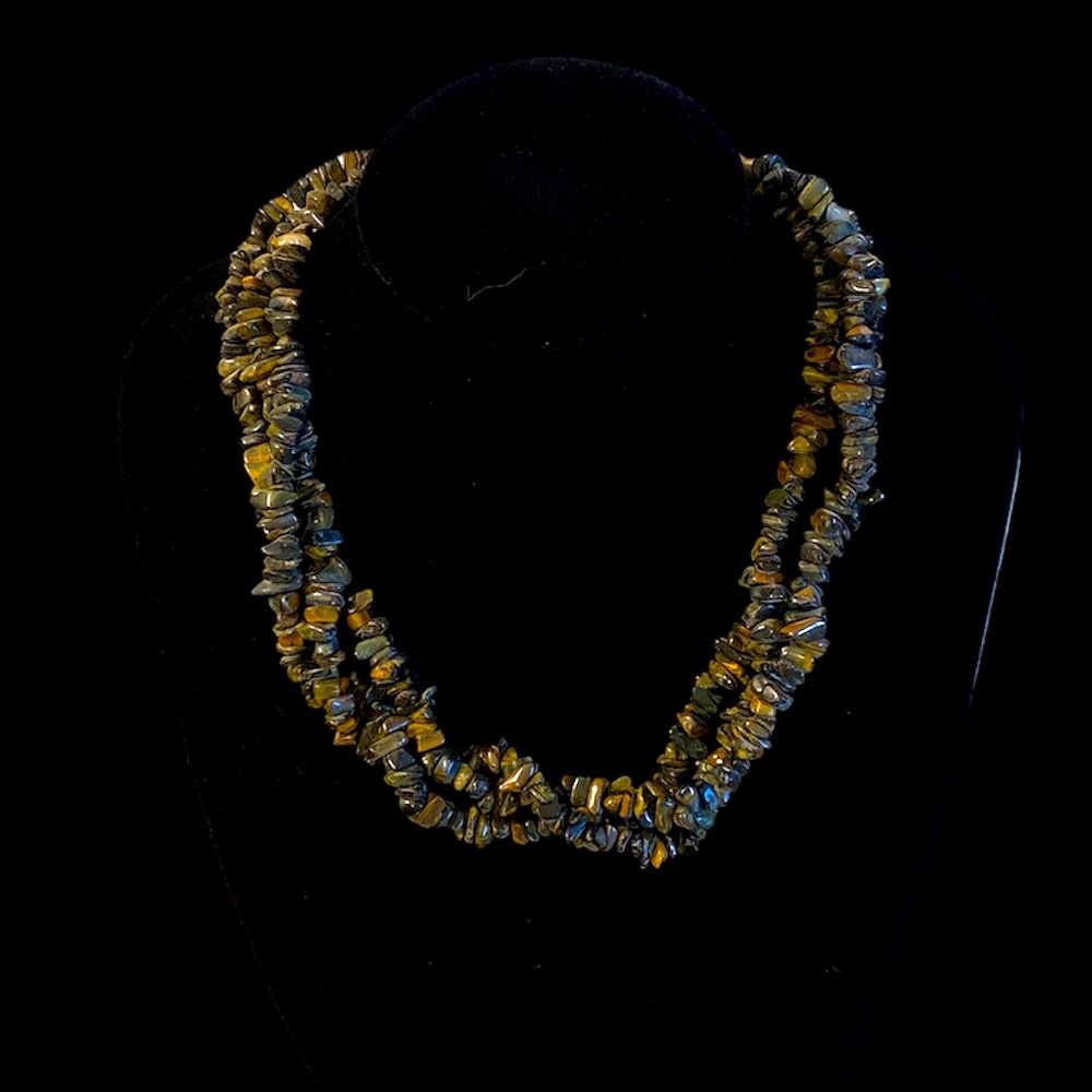🆓 with Bundle: Vintage 3 Strand Natural Granite Necklace
